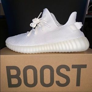 **SOLD** Adidas/Yeezy Boost 350 V2 Triple White